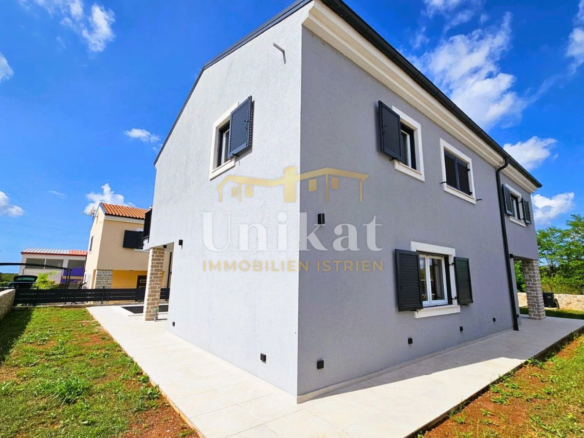 Nuova costruzione: casa con 3 camere da letto e piscina - vista mare